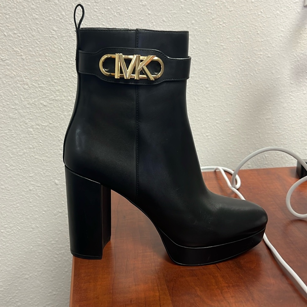 Michael Kors Parker platform leather boots